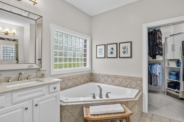 3896 Tatton Park, Lexington, KY 40515