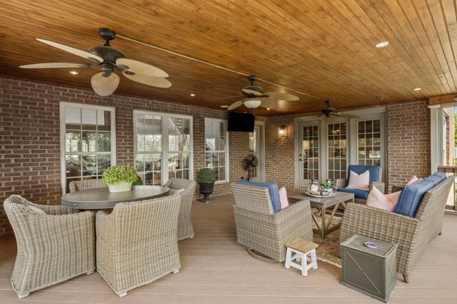 3896 Tatton Park, Lexington, KY 40515