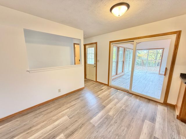 10620 Grover Oaks Road, Roscoe, IL 61073