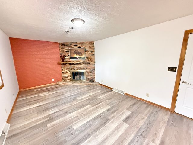 10620 Grover Oaks Road, Roscoe, IL 61073