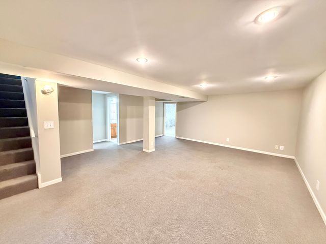 10620 Grover Oaks Road, Roscoe, IL 61073