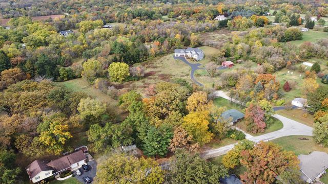 10620 Grover Oaks Road, Roscoe, IL 61073