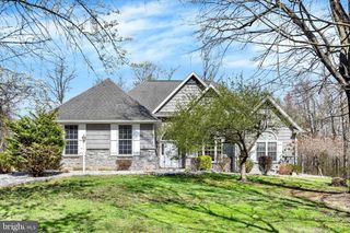 935 SILVER LAKE RD, Lewisberry, PA 17339