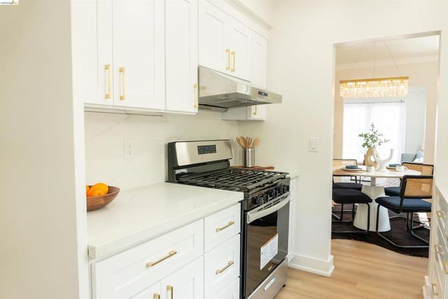 2066 Encinal Ave, Alameda, CA 94501