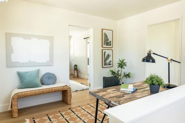 2066 Encinal Ave, Alameda, CA 94501