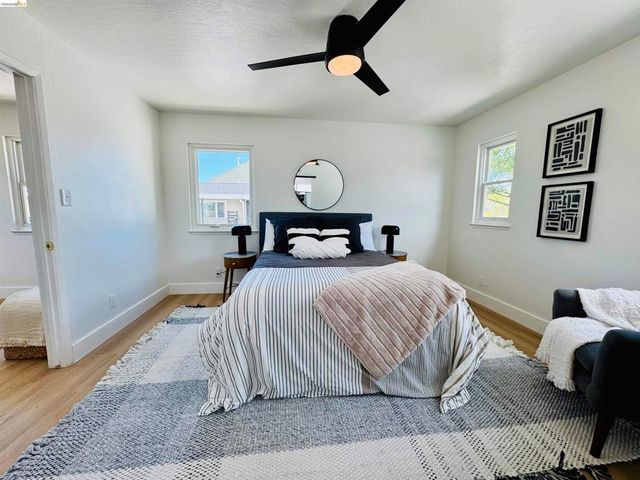 2066 Encinal Ave, Alameda, CA 94501