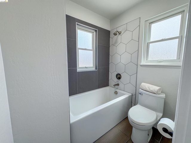 2066 Encinal Ave, Alameda, CA 94501