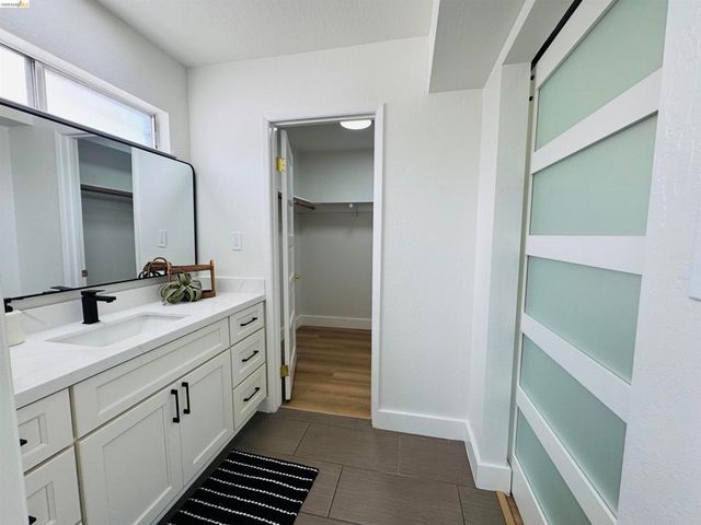 2066 Encinal Ave, Alameda, CA 94501