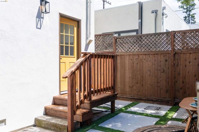 2066 Encinal Ave, Alameda, CA 94501