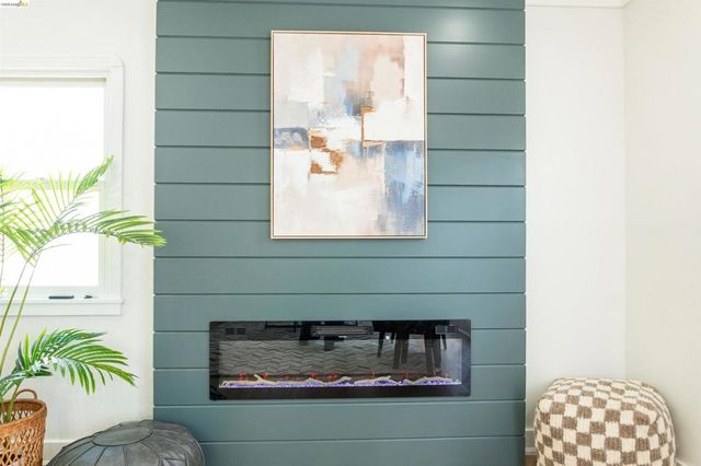 2066 Encinal Ave, Alameda, CA 94501