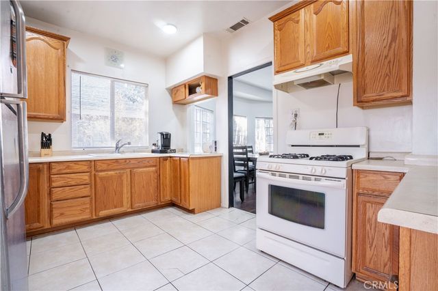 730 W 9th, Pomona, CA 91766