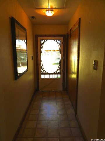 1081 Summit, Lakehills, TX 78063