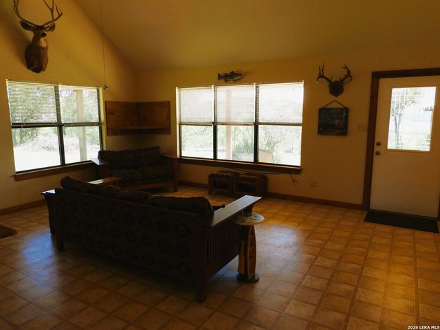 1081 Summit, Lakehills, TX 78063