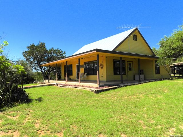 1081 Summit, Lakehills, TX 78063
