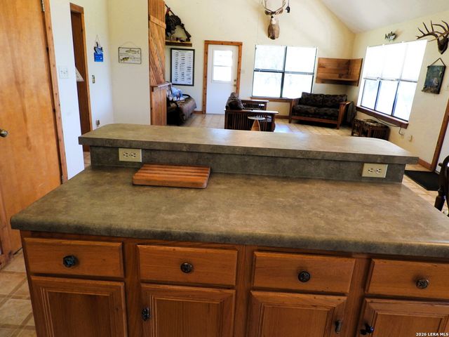 1081 Summit, Lakehills, TX 78063