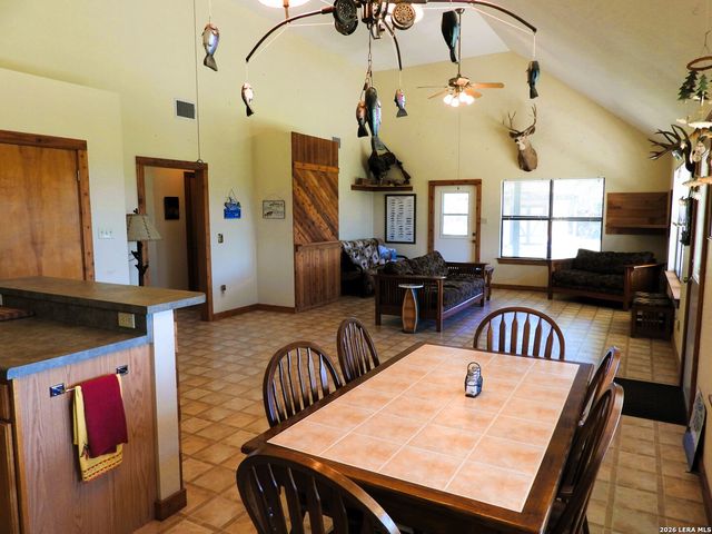 1081 Summit, Lakehills, TX 78063
