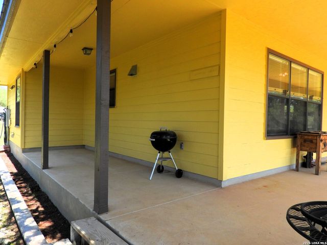 1081 Summit, Lakehills, TX 78063