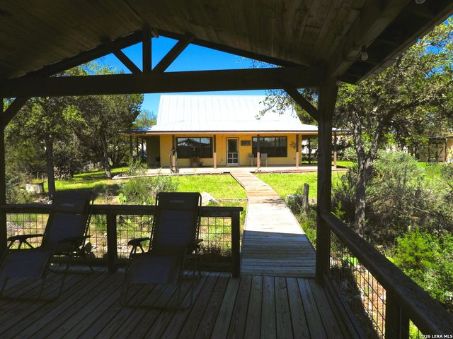1081 Summit, Lakehills, TX 78063