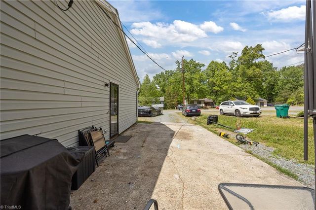 5124 Tall Tree Drive, Winston-salem, NC 27105
