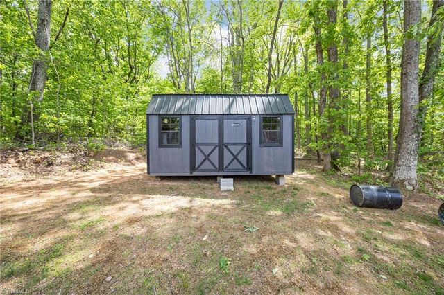 5124 Tall Tree Drive, Winston-salem, NC 27105