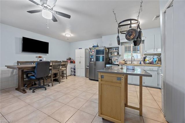 5124 Tall Tree Drive, Winston-salem, NC 27105
