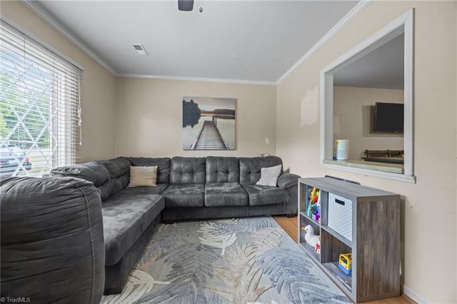 5124 Tall Tree Drive, Winston-salem, NC 27105