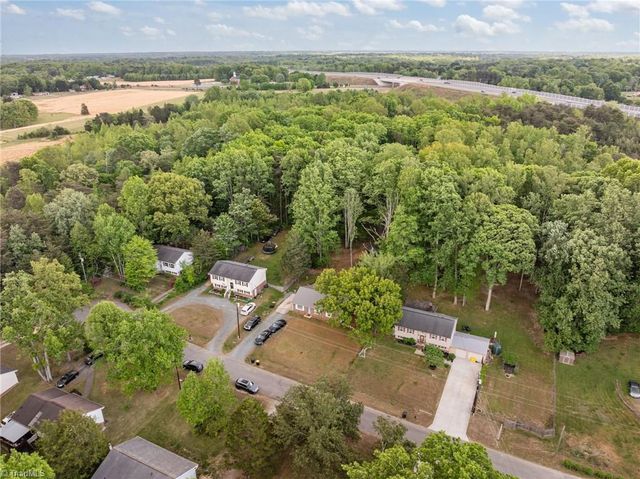 5124 Tall Tree Drive, Winston-salem, NC 27105