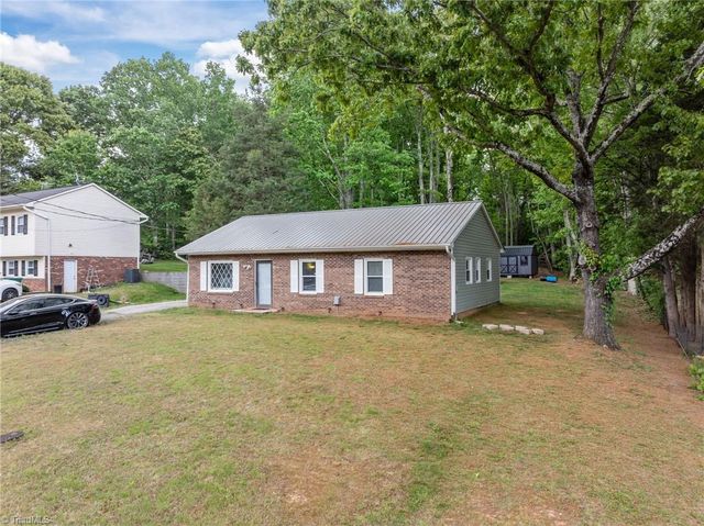 5124 Tall Tree Drive, Winston-salem, NC 27105