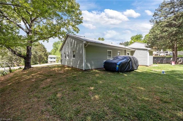 5124 Tall Tree Drive, Winston-salem, NC 27105