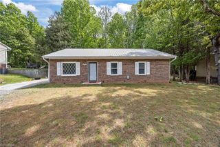 5124 Tall Tree Drive, Winston-salem, NC 27105