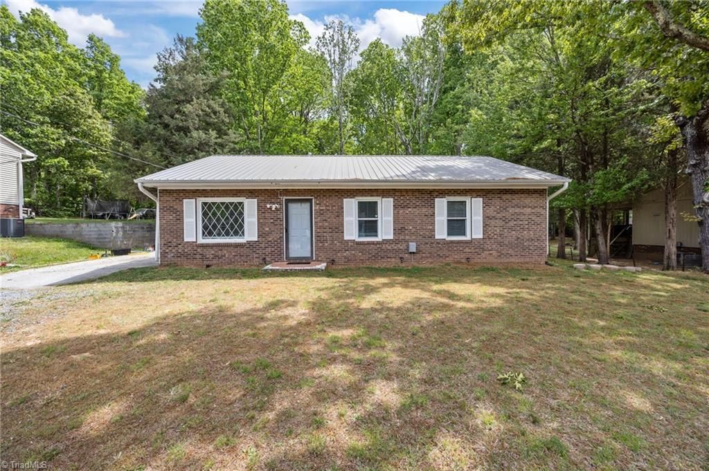 5124 Tall Tree Drive, Winston-salem, NC 27105