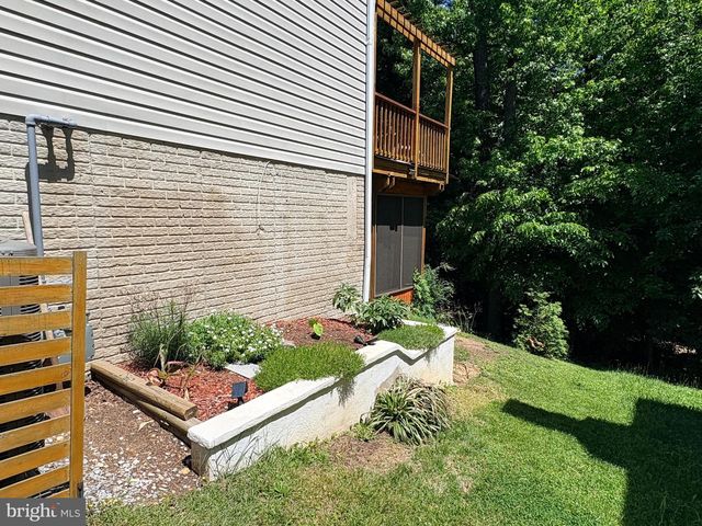 1617 SHADY GLEN DR, District Heights, MD 20747