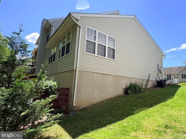 1617 SHADY GLEN DR, District Heights, MD 20747