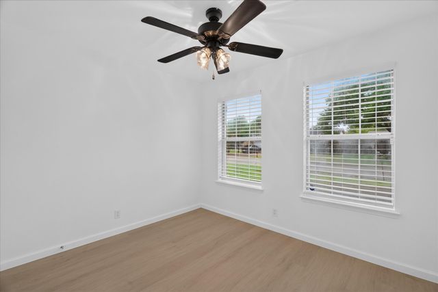 617 S Waxahachie Street, Mansfield, TX 76063