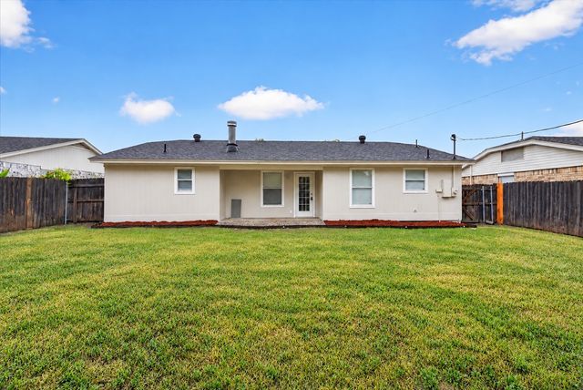 617 S Waxahachie Street, Mansfield, TX 76063