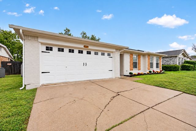 617 S Waxahachie Street, Mansfield, TX 76063