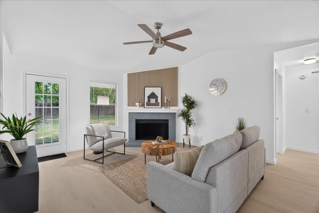 617 S Waxahachie Street, Mansfield, TX 76063