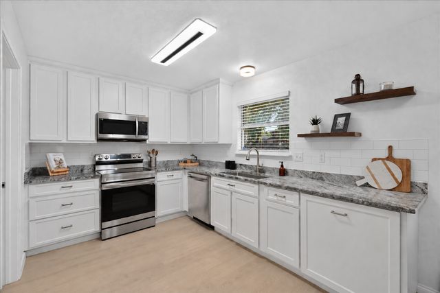 617 S Waxahachie Street, Mansfield, TX 76063