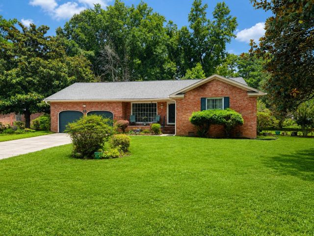 300 Driver Avenue, Summerville, SC 29483
