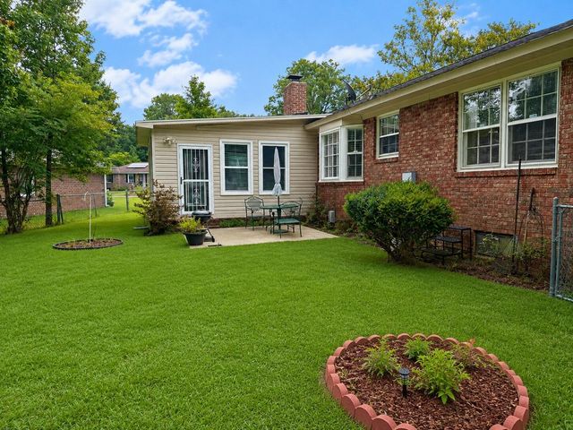 300 Driver Avenue, Summerville, SC 29483