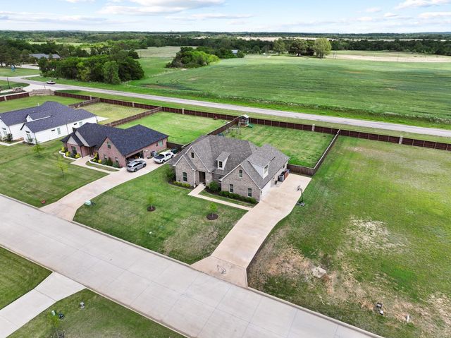 112 Chisolm Trail, Pottsboro, TX 75076