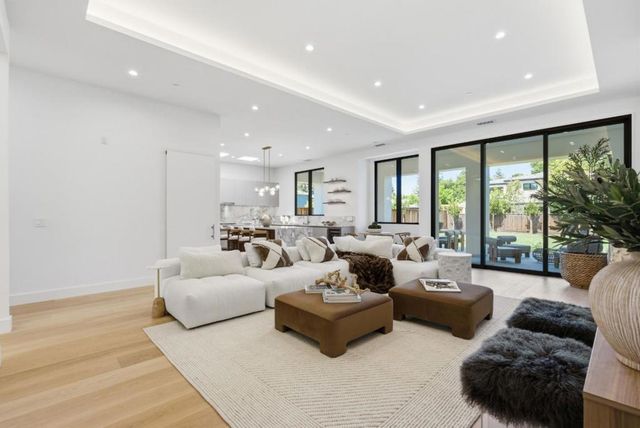 640 Fairmede Avenue, Palo Alto, CA 94306