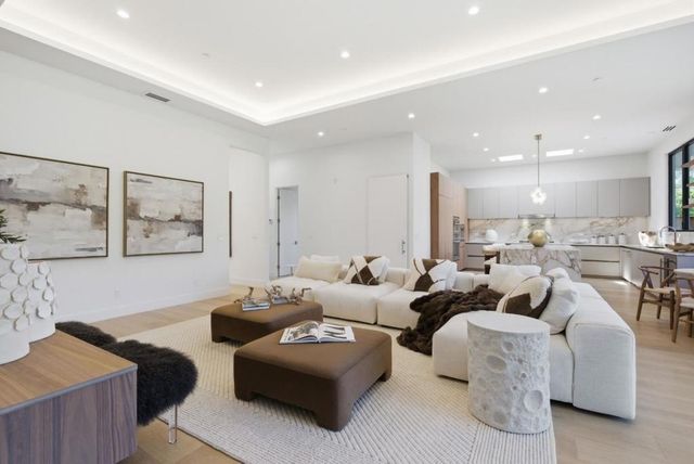 640 Fairmede Avenue, Palo Alto, CA 94306