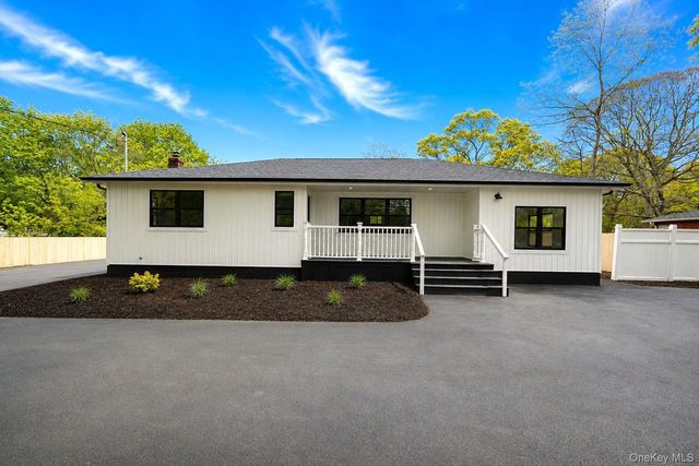 329 Railroad Avenue, Center Moriches, NY 11934