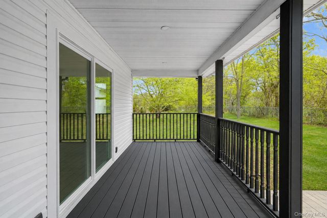 329 Railroad Avenue, Center Moriches, NY 11934