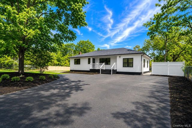 329 Railroad Avenue, Center Moriches, NY 11934