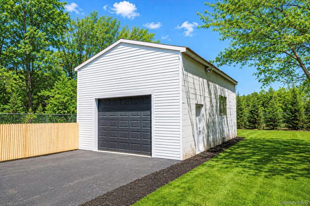 329 Railroad Avenue, Center Moriches, NY 11934
