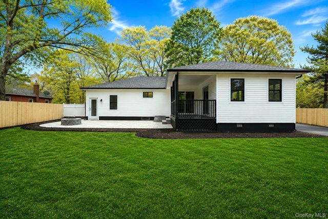329 Railroad Avenue, Center Moriches, NY 11934