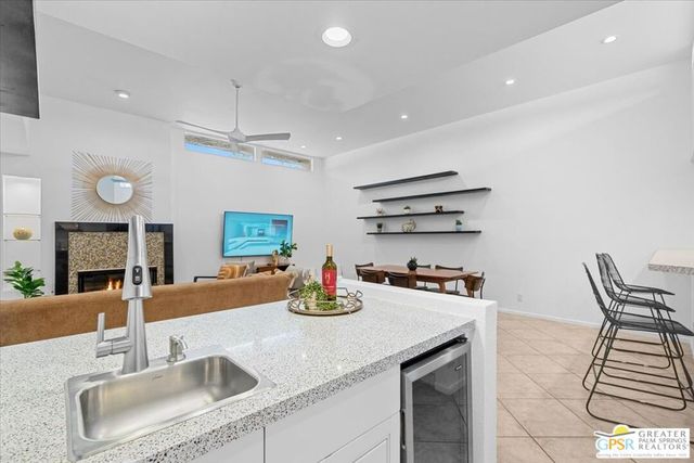 1561 S Cerritos Drive, Palm Springs, CA 92264