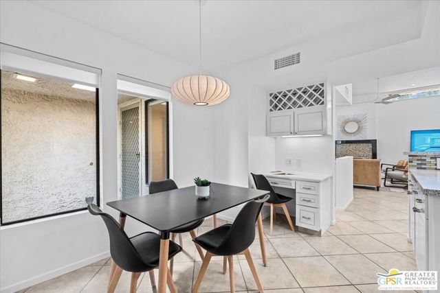 1561 S Cerritos Drive, Palm Springs, CA 92264